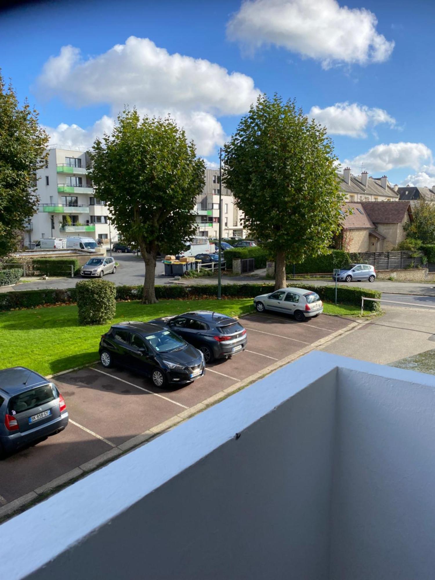 Bel Appartement Spacieux ,Convivial De 3 Chambres Avec Parking Prive Secure Caen Exterior foto