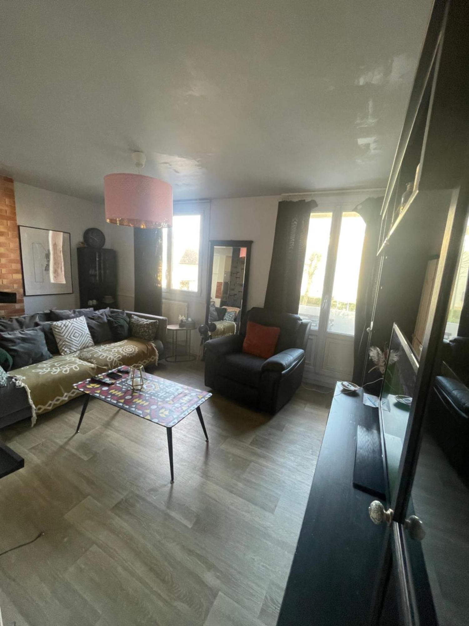 Bel Appartement Spacieux ,Convivial De 3 Chambres Avec Parking Prive Secure Caen Exterior foto